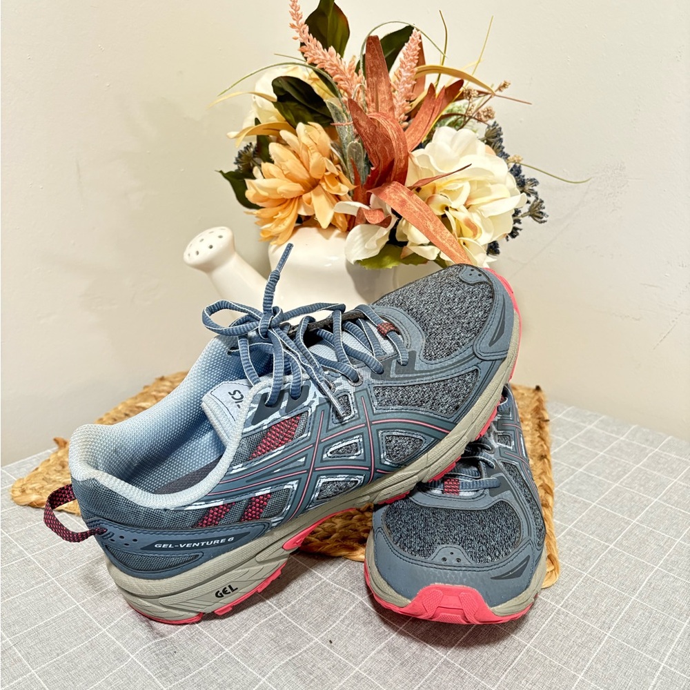 Asics Blue and Pink Sneakers with Athletic Design - Picture 2 of 6